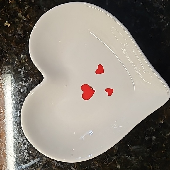 Cute little heart dish - Picture 1 of 3